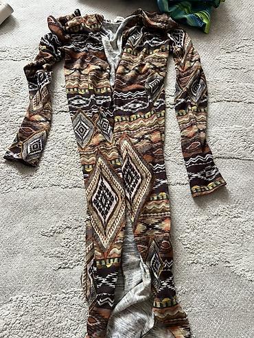 Другая женская одежда: Женская одежда — набор из 4 единиц 1) Светло‑серый вязаный джемпер - — 11