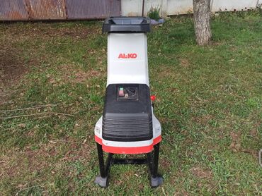 Baštenski alati i oprema: Izuzetna seckalica - drobilica za granje. Radi odlično, vrlo malo je — 2