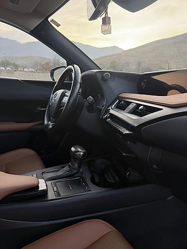 обогреватель на авто: Lexus UX: 2019 г., 2 л, Вариатор, Гибрид, Кроссовер — 8
