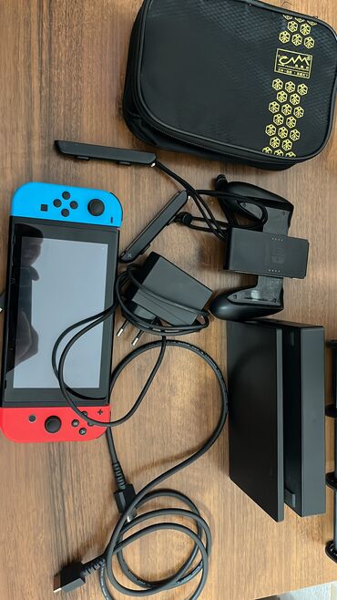 игровые консоли nintendo switch: Продаю Nintendo Switch б/у в комплекте есть все цена 18000