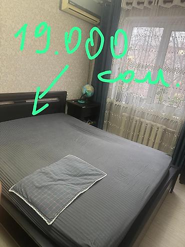 Шифоньеры, шкафы для одежды: Стулья 6 шт.по 2000тысяч - Диван прямой, трехместный. Широкие — 7