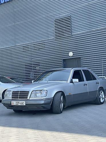 двойной выхлоп: Mercedes-Benz W124: 1993 г., 3.2 л, Автомат, Бензин, Седан — 3