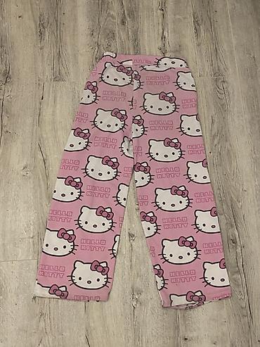 ev tapickalari: Hello Kitty naxışlı yumşaq ev şalvarı. Şalvar çəhrayı rəngdədir və — 2