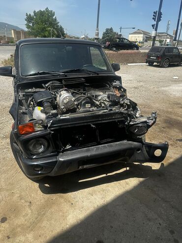 mersedes maşınlar: VAZ (LADA) 4x4 Niva: 1.7 l | 2023 il 38518 km Ofrouder/SUV
