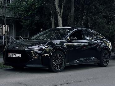 byd e1: Toyota bZ3: 2023 г., Автомат, Электромобиль, Седан — 3