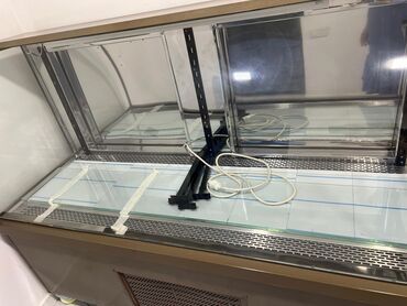 Soyuducu vitrinləri: Bu ticarət vitrin soyuducusu qəhvəyi rəngdədir və şüşə yan panellərə -da lalafo.az — 12 Soyuducu vitrinləri: Bu ticarət vitrin soyuducusu qəhvəyi rəngdədir və şüşə yan panellərə — 12