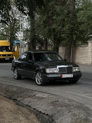 панель на спринтер: Mercedes-Benz W124: 1992 г., 2.3 л, Механика, Бензин, Седан