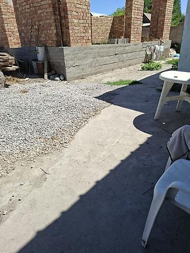 Продажа коттеджей и домов: Продаётся дом с участком в селе Новониколаевка. Описание участка: - — 11