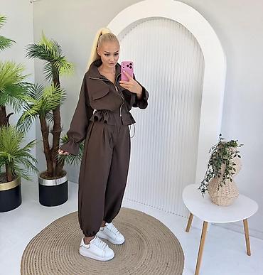 Kompleti: Zenski komplet – jakna i pantalone
S M L Xl
3700din — 14
