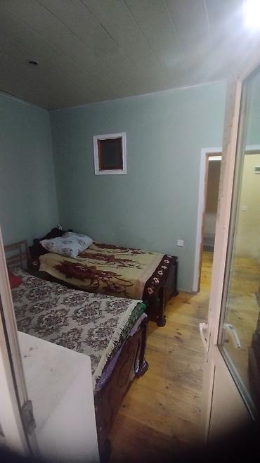 fatmaide torpaq satisi: Mənzil 2 otaqlı planlanmaya malikdir və fotolarda qonaq otağı ilə — 4