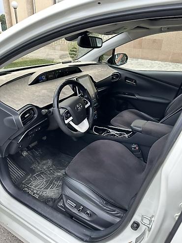 четырка цена: Toyota Prius: 2018 г., 1.8 л, Вариатор, Гибрид, Лифтбек — 8