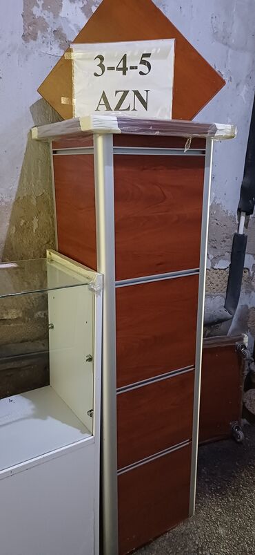 Kabrolar: Telefon aksesuarları stendi – müxtəlif model və dizaynlarda telefon