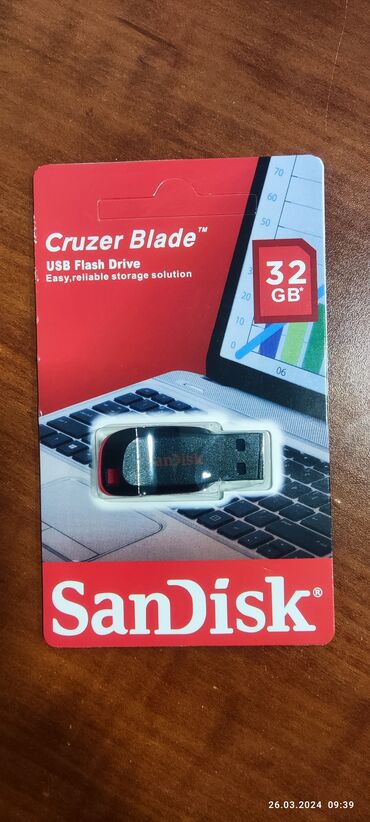 Digər kompüter aksesuarları: SanDisk flaşkar 32GB