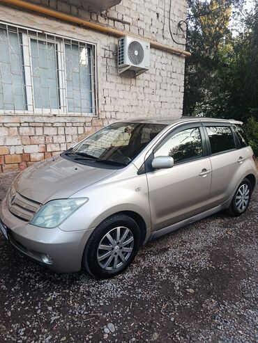 авто бу в рассрочку от частного лица: Toyota ist: 2003 г., 1.5 л, Автоматические, Бензин, Хэтчбэк