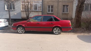 электрический автомобиль: Volkswagen Passat: 1988 г., 1.8 л, Механика, Бензин, Седан