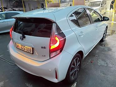 jac s7: Toyota Prius C: 2018 г., 1.5 л, Вариатор, Гибрид, Хэтчбэк — 4