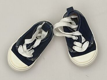 kapcie do szkoły dla chłopca: Baby shoes, Gap, 15 and less, condition - Very good