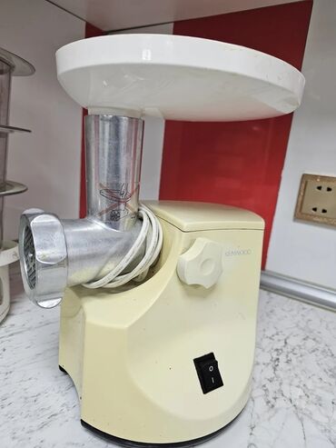 Ət çəkən maşınlar: Ət çəkən maşın Kenwood, 1300 Vt — 1