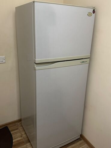 Холодильники: Б/у Холодильник Samsung, Двухкамерный, цвет - Серебристый
