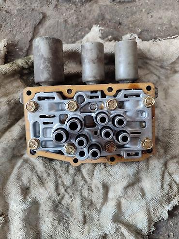 Другие детали КПП и трансмиссии: Блок соленоидов (гидроблок) АКПП + левая опора двигателя Описание: - — 1