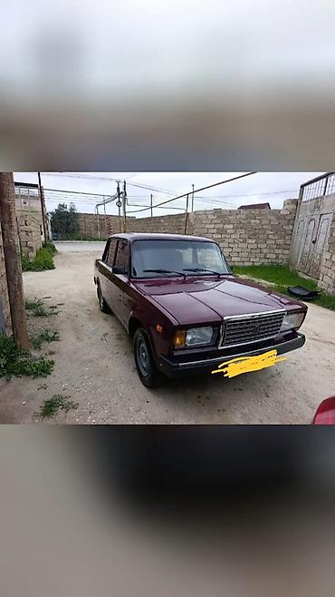 lada 2107 ehtiyat hisseleri: VAZ 2107, tünd albalı rəng, sedan kuzov. Texniki xüsusiyyətlər: - — 2