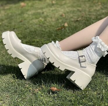 белые сандалии: Туфли, Размер: 38, цвет - Белый, Новый
