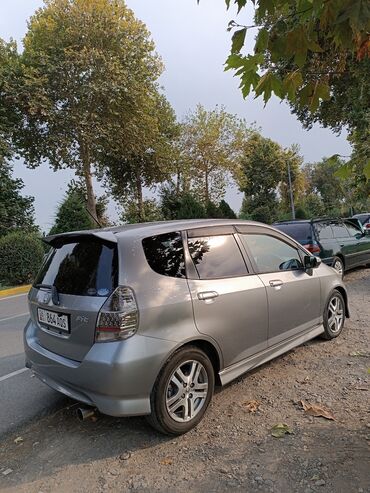 шины бу оптом из японии: Honda Fit: 2004 г., 1.5 л, Вариатор, Бензин, Хетчбек
