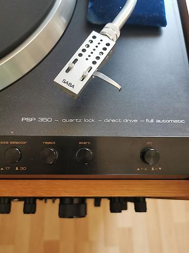 hudabon primer: SABA hi‑fi komponentni sistem sa namenskim drvenim stalkom i velikim — 10