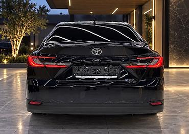 byd e2 2025: Toyota Camry: 2026 г., 2.5 л, Автомат, Гибрид, Седан — 2