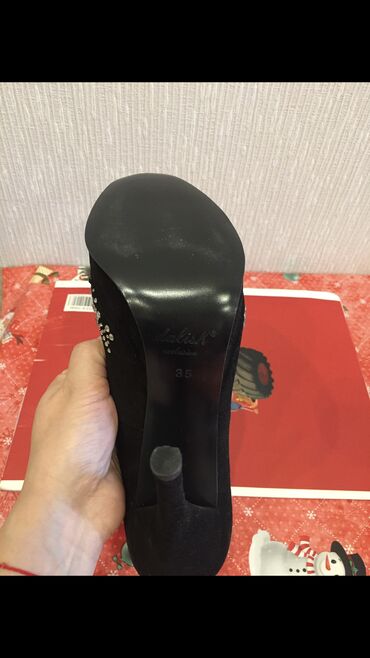 Tuflilər: Tuflilər, Ölçü: 35.5, Yeni — 5