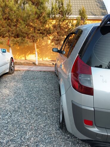 Renault: Renault Scenic (II) – gümüşü rəngdə, 5 qapılı kompakt miniven. tecılı — 3