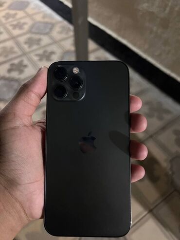 мобильные телефоны айфоны: IPhone 12 Pro, Колдонулган, 256 ГБ, Графит, Заряддоочу түзүлүш, Каптама, 100 %