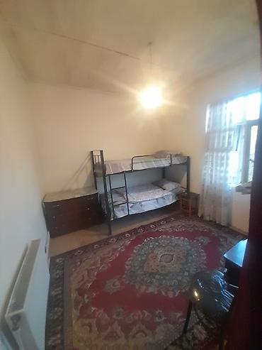 Otaqlar: Kirayə üçün yataq otağı - İşıqlı, pəncərəli otaq, hündür tavan - 2 — 1