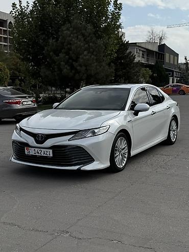 Toyota Camry: 2019 г., 2.5 л, Вариатор, Гибрид, Седан
