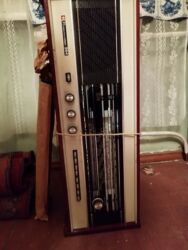 ресиверы для тв: Радиола «Контата-204» с ножками Описание: - Напольная радиола