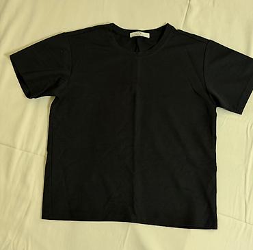 lining бу: Черная базовая футболка с коротким рукавом и круглым вырезом.800с.за — 2