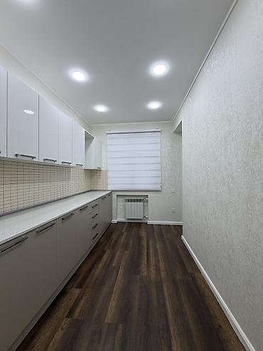 təcili ev satılır: 3 otaqlı, Yeni tikili, 84 kv. m — 7