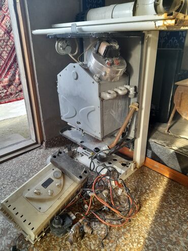 Комби: Qaz kombi/qızdırıcı üçün ehtiyat hissələri və korpus Təsvir: -