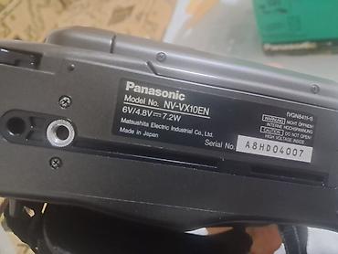 sit ustu monitor: Panasonic NV-VX10EN VHS-C videokamera - SlimVision LCD seriyası - — 2