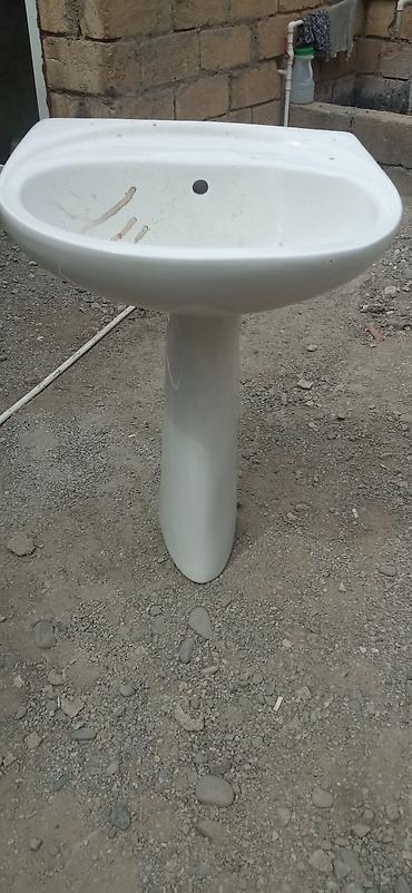 qefes type 1: Ağ keramika ayaqlı hamam çanağı (lavabo) dəsti. - Komplekt: üst — 4