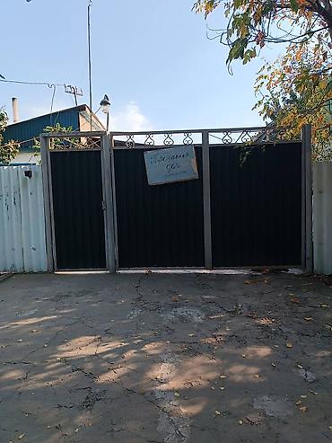 продам участки: Продаётся жилой дом с участком. Характеристики и планировка: - Один — 1
