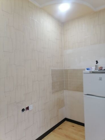 Həyət evləri və villaların satışı: Satılır: həyət evi - Ümumi təsvir: Tək mərtəbəli, eyvanlı həyət evi — 8