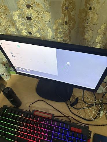 iphone 15 pro ikinci el: LG 19” LED monitor 60HZ - Model: LG E1942, serial və model etiketli — 5