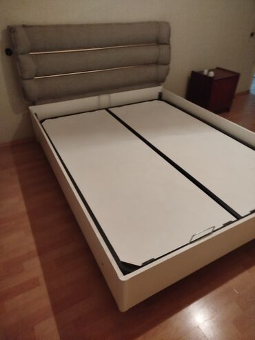 продам кровать двуспальную бу: Двуспальная кровать, С подъемным механизмом, С матрасом, Без выдвижных ящиков