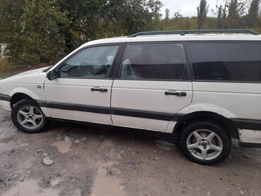 за обе: Volkswagen Passat: 1991 г., 1.8 л, Бензин, Универсал