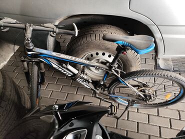передние тормоза велосипеда: Шимано24хскоростей,размер17,передние амортизаторы