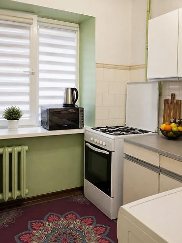 очен срочно: 2 комнаты, 41 м², Бишкек Парк ТРЦ 104 серия, 3 этаж, Старый ремонт — 2