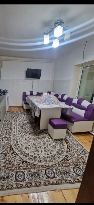 продаю дом в рабочем городке: 60 кв. м, 4 бөлмө, Унаа токтотуучу жай, Забор, тосулган