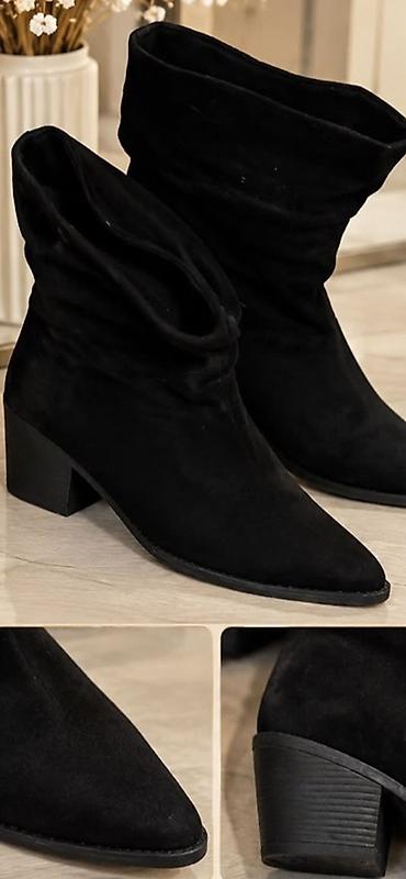 botinkalar 39: Qadın üçün qara süet botlar - Model: yumşaq süet teksturalı — 1