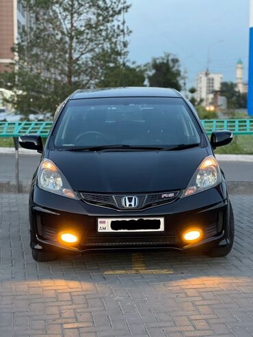 Honda: Honda Fit: 2013 г., 1.5 л, Типтроник, Бензин, Хэтчбэк